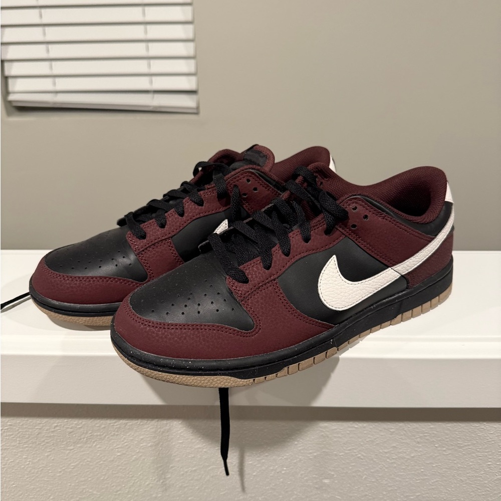 Nike women’s dunk low sz 10 shoes - Picture 2 of 5
